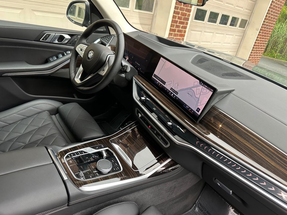 2025 BMW X7