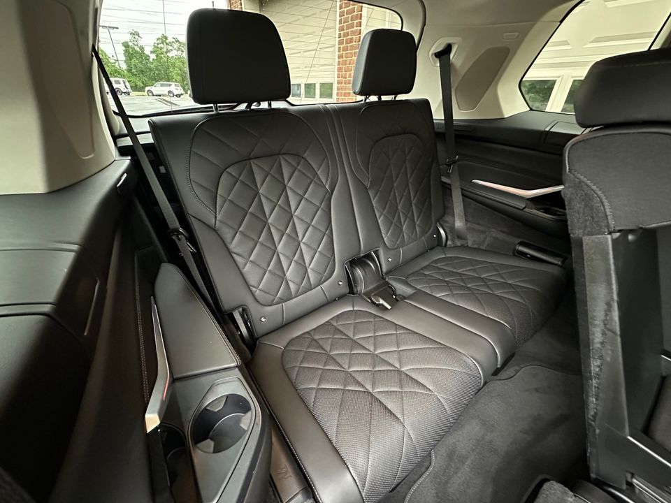 2025 BMW X7
