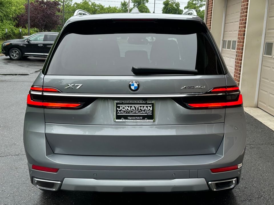 2025 BMW X7