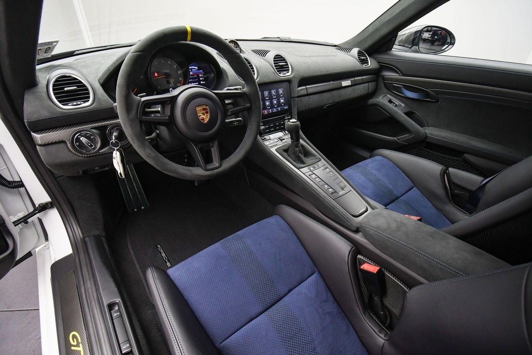 2024 Porsche 718 Cayman