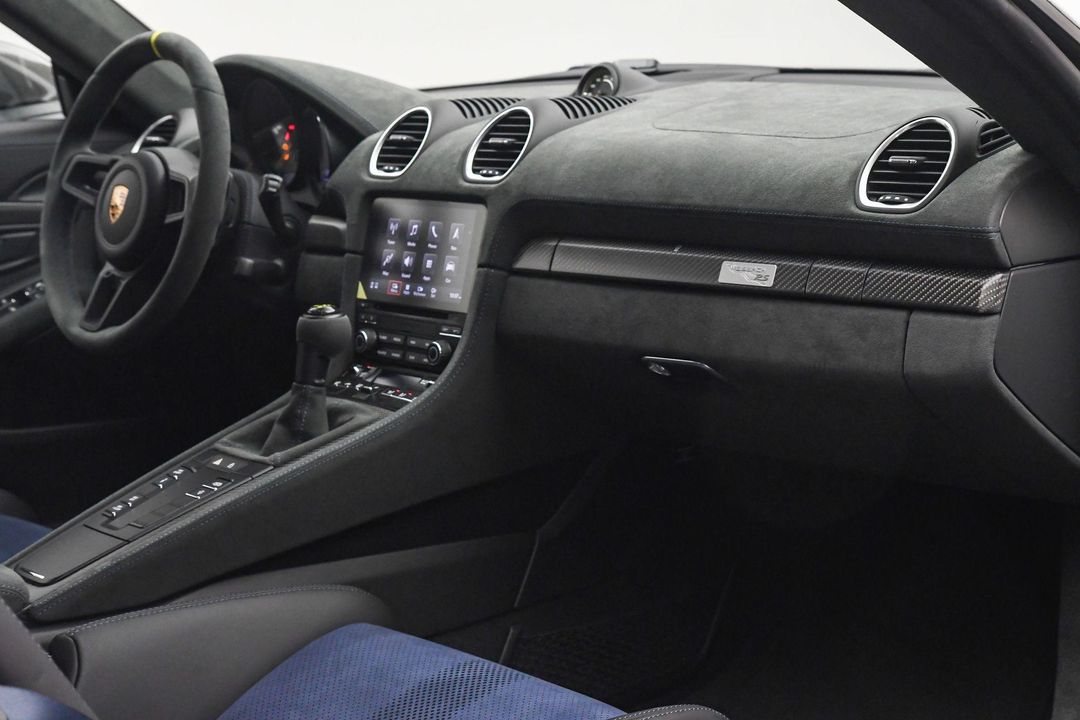 2024 Porsche 718 Cayman