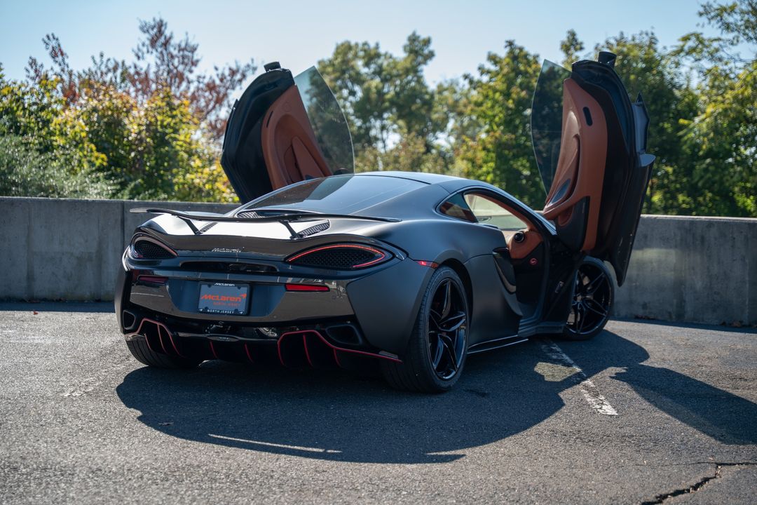 2017 McLaren 570GT