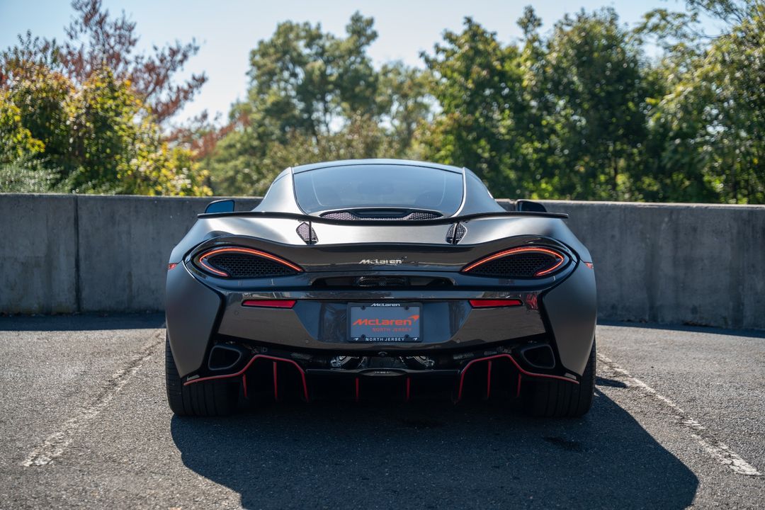 2017 McLaren 570GT