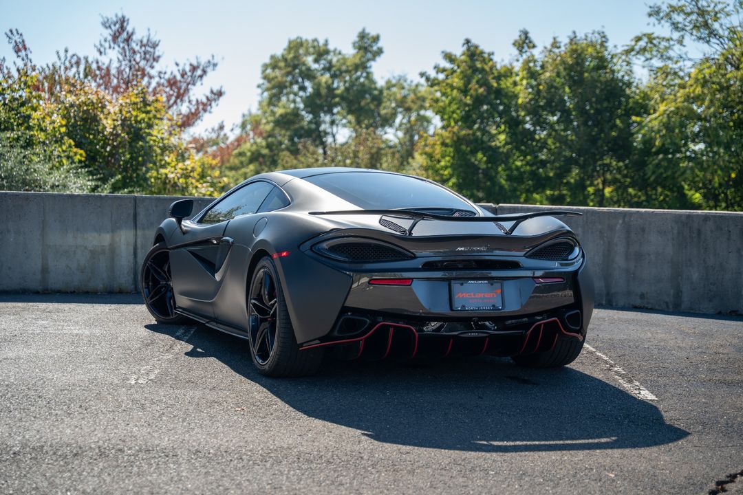 2017 McLaren 570GT