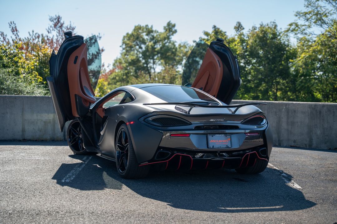 2017 McLaren 570GT