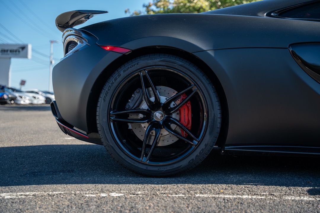 2017 McLaren 570GT
