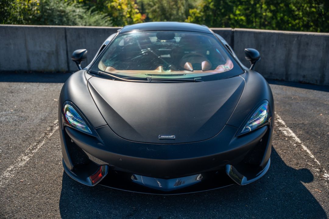 2017 McLaren 570GT