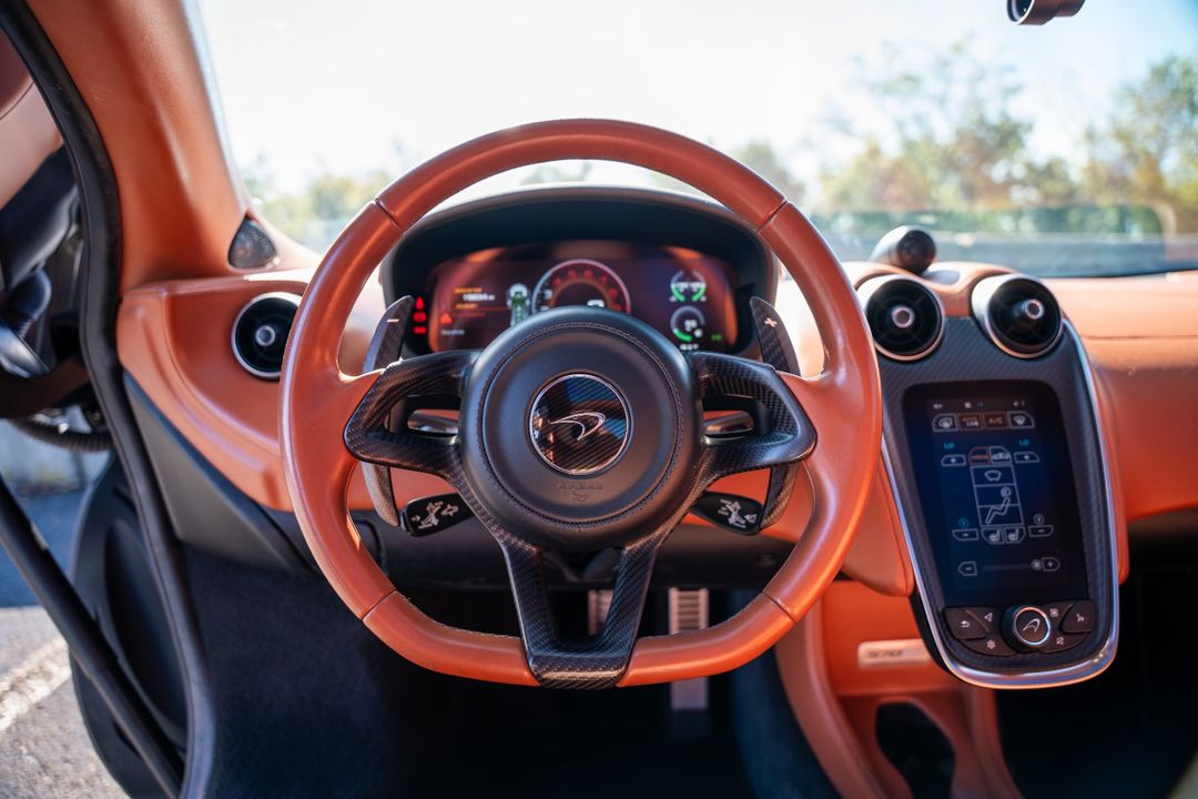 2017 McLaren 570GT