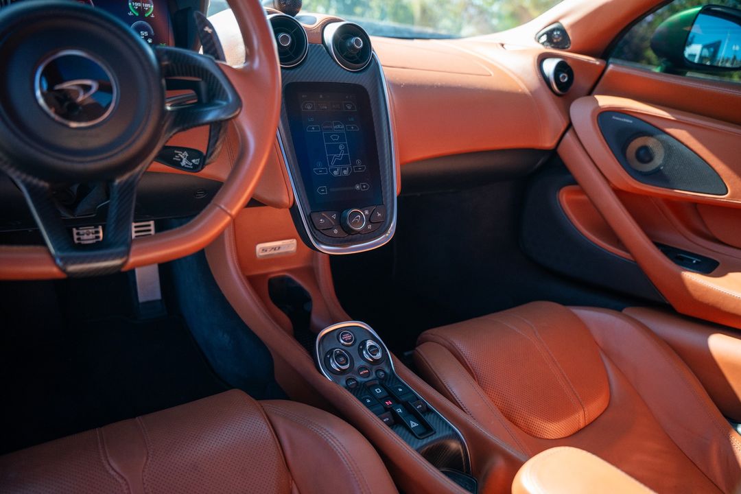 2017 McLaren 570GT