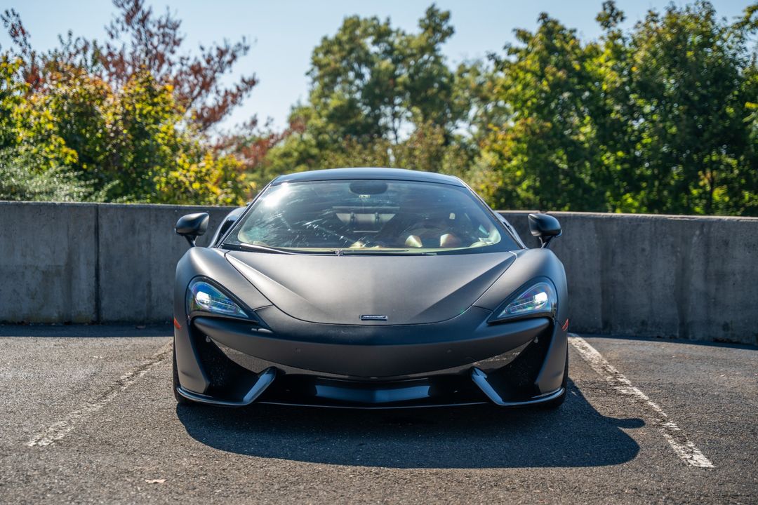 2017 McLaren 570GT