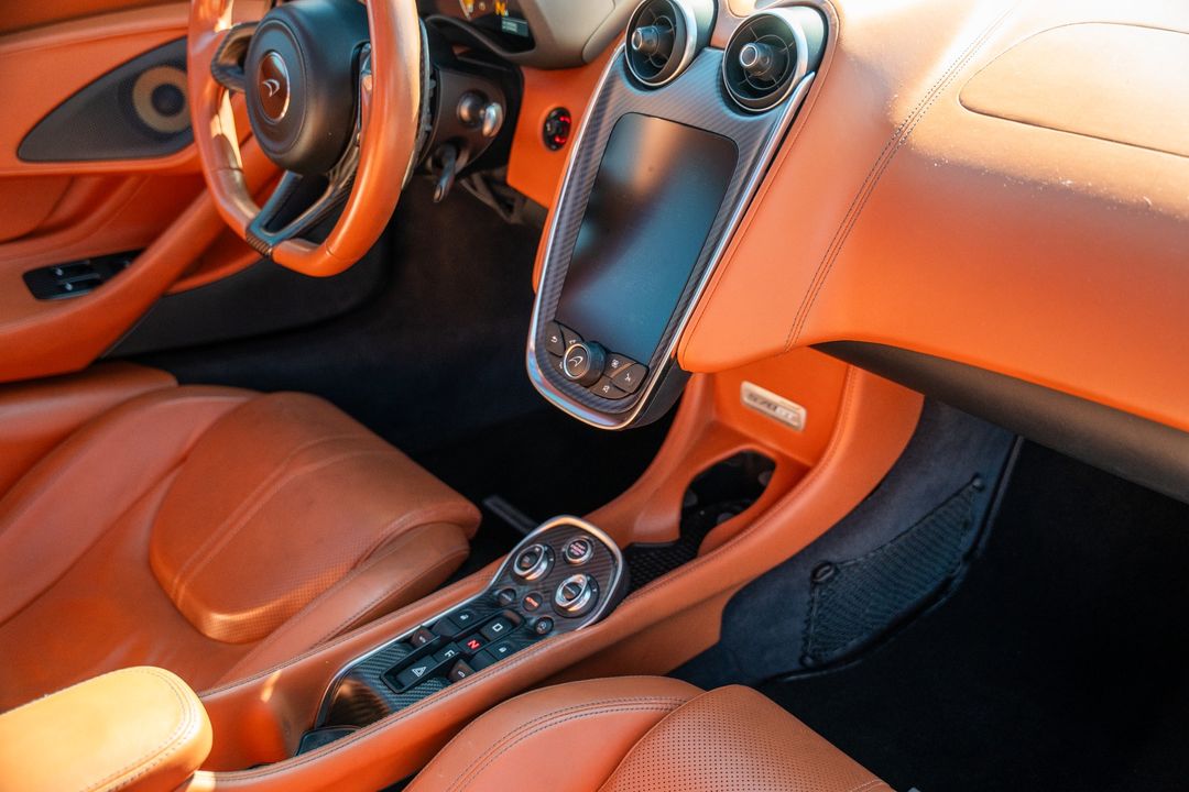 2017 McLaren 570GT
