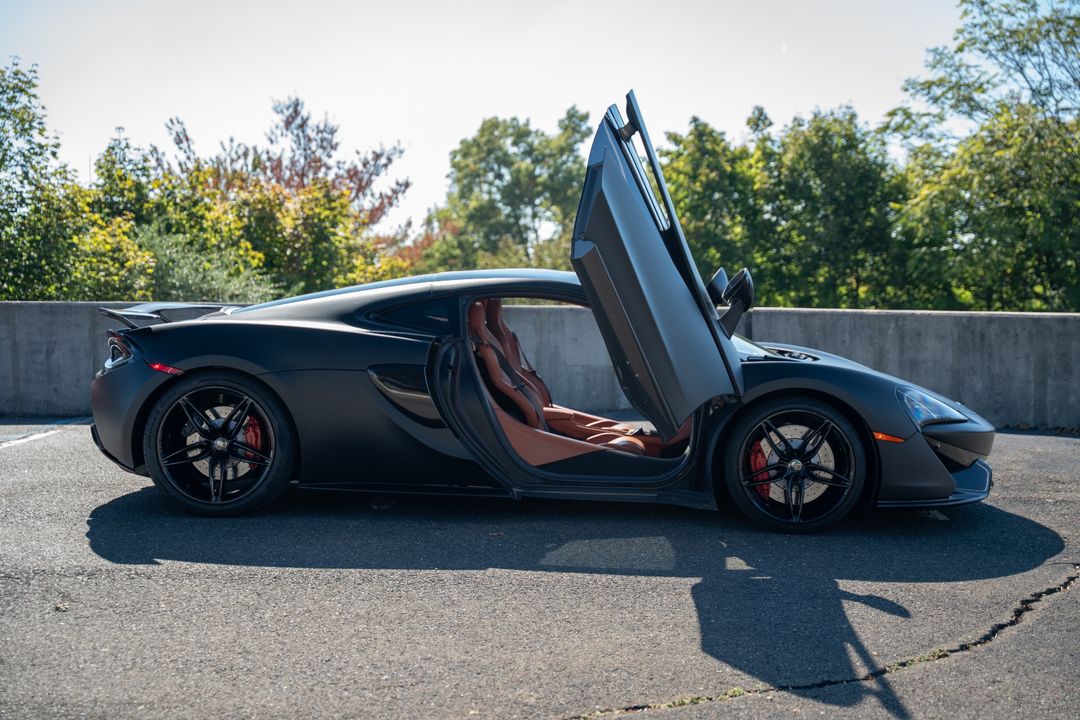 2017 McLaren 570GT