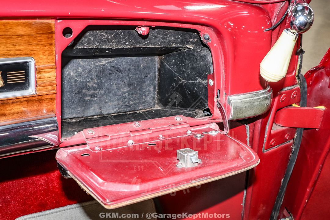 1949 Plymouth Super Deluxe