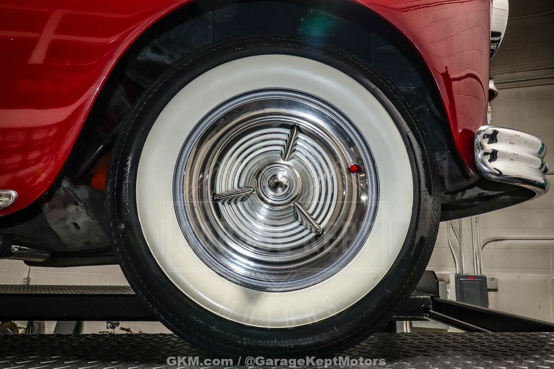1949 Plymouth Super Deluxe