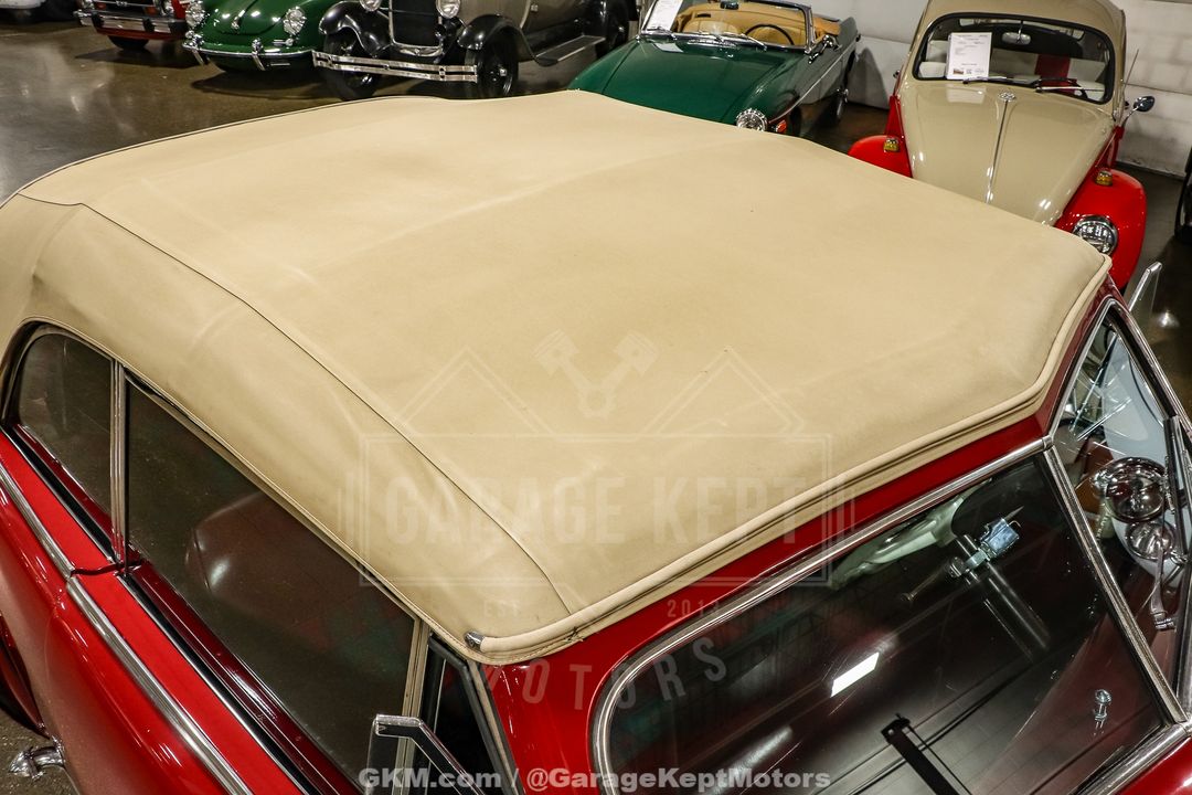 1949 Plymouth Super Deluxe