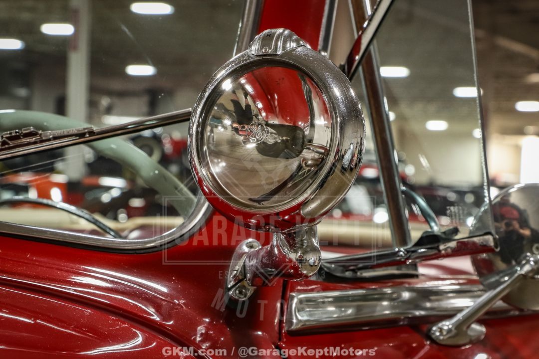 1949 Plymouth Super Deluxe