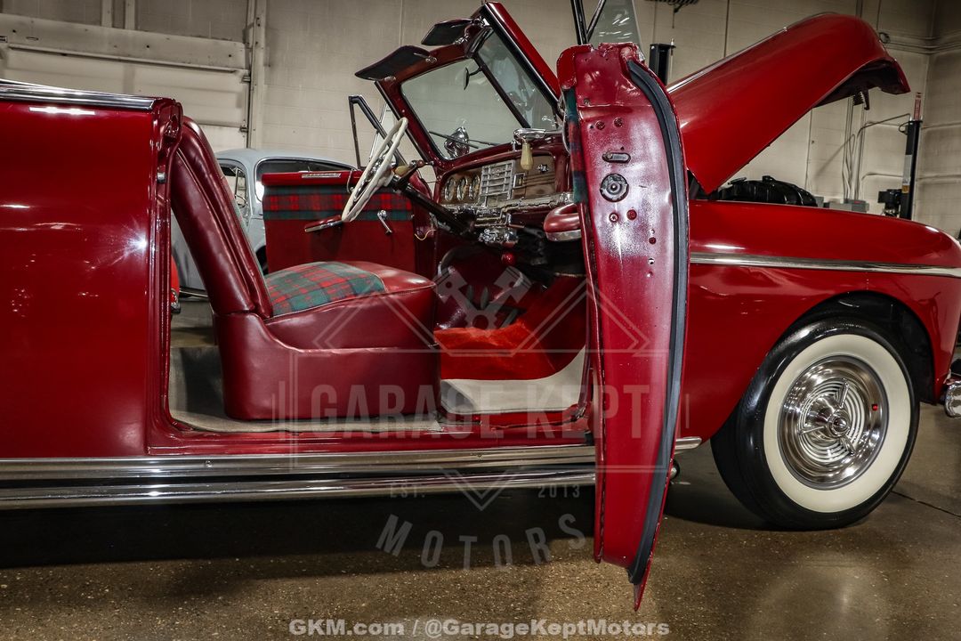 1949 Plymouth Super Deluxe