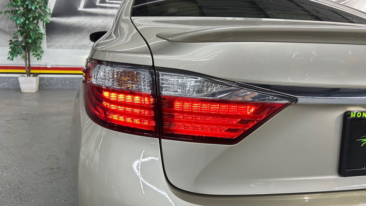 2014 Lexus ES 300h