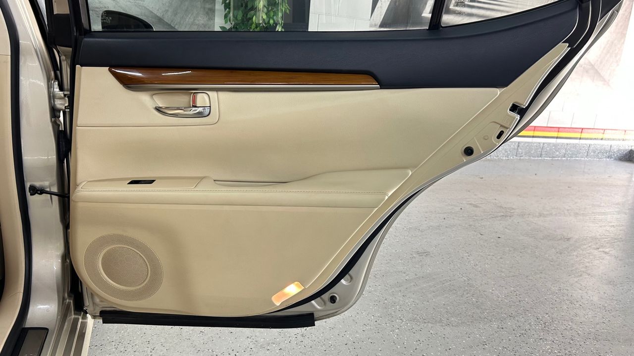 2014 Lexus ES 300h