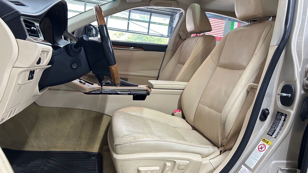 2014 Lexus ES 300h