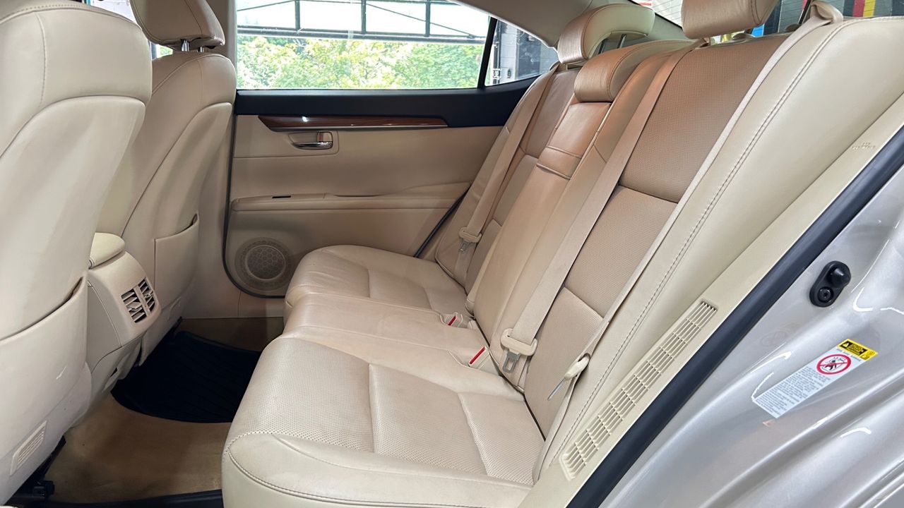2014 Lexus ES 300h