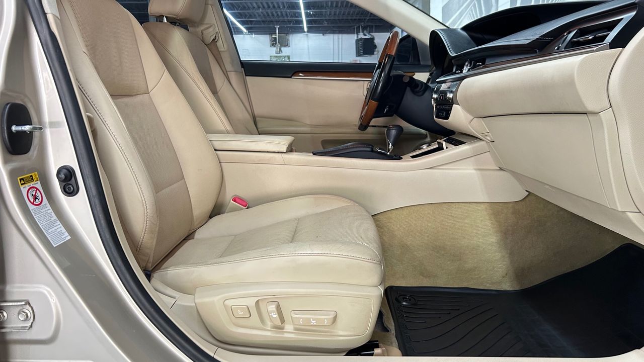 2014 Lexus ES 300h