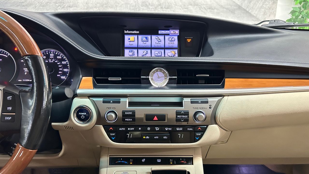 2014 Lexus ES 300h