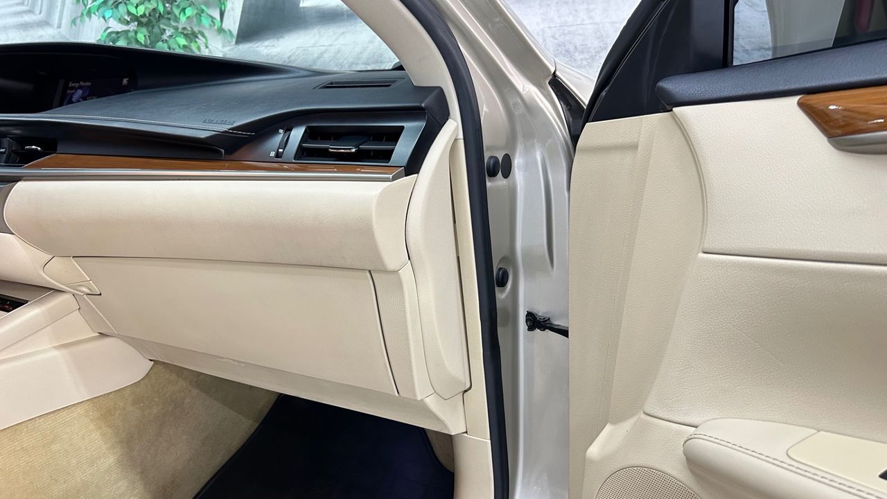 2014 Lexus ES 300h