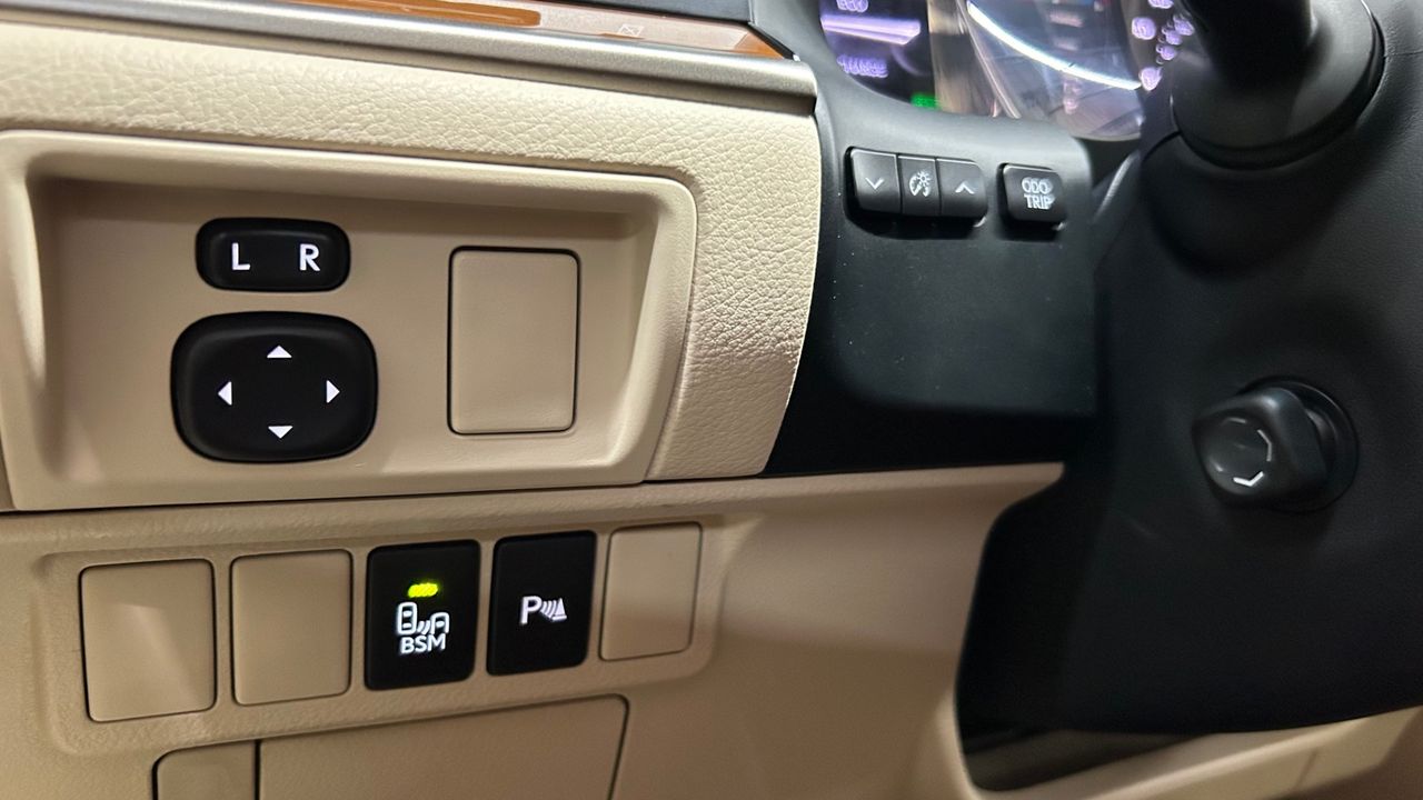 2014 Lexus ES 300h