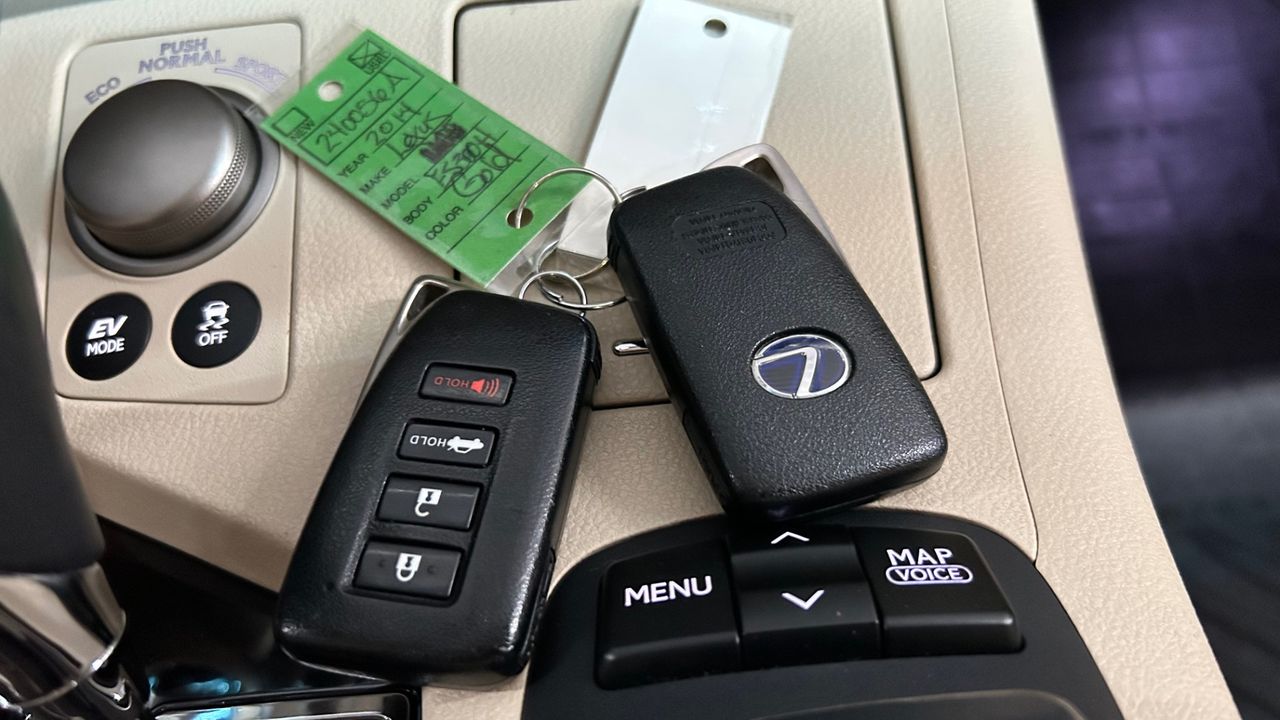 2014 Lexus ES 300h