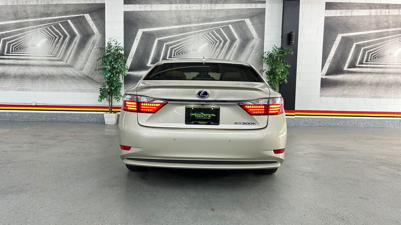 2014 Lexus ES 300h