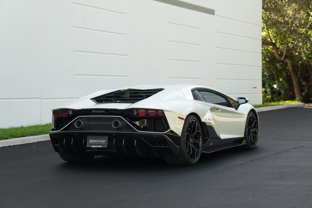 2022 Lamborghini Aventador