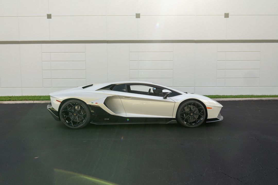 2022 Lamborghini Aventador
