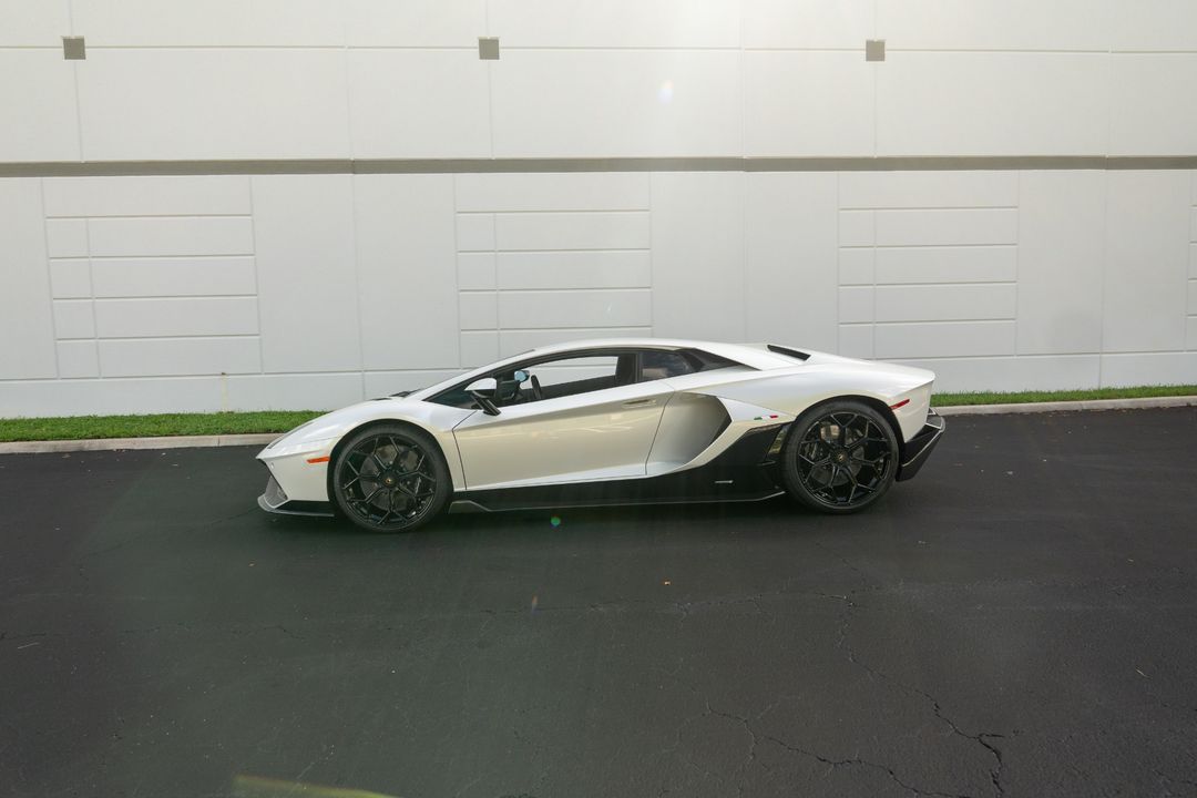 2022 Lamborghini Aventador