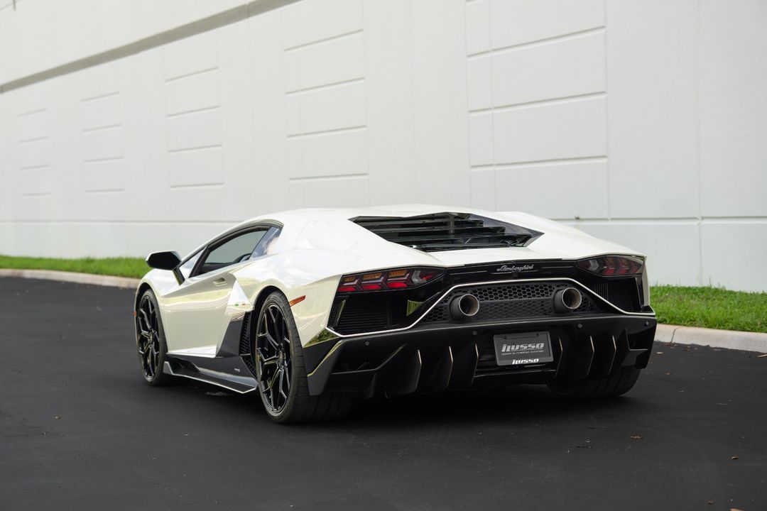 2022 Lamborghini Aventador