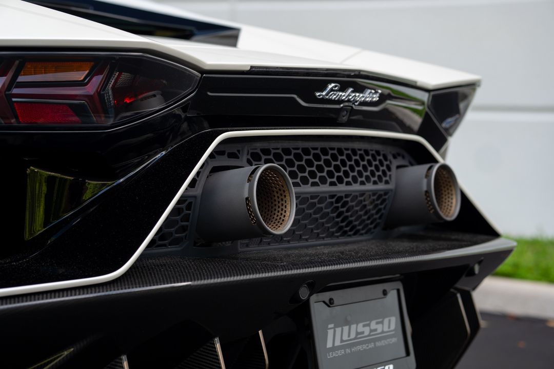 2022 Lamborghini Aventador