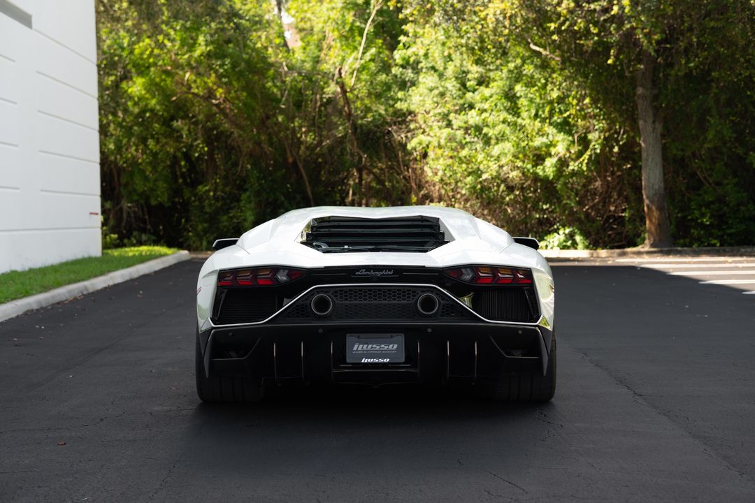 2022 Lamborghini Aventador