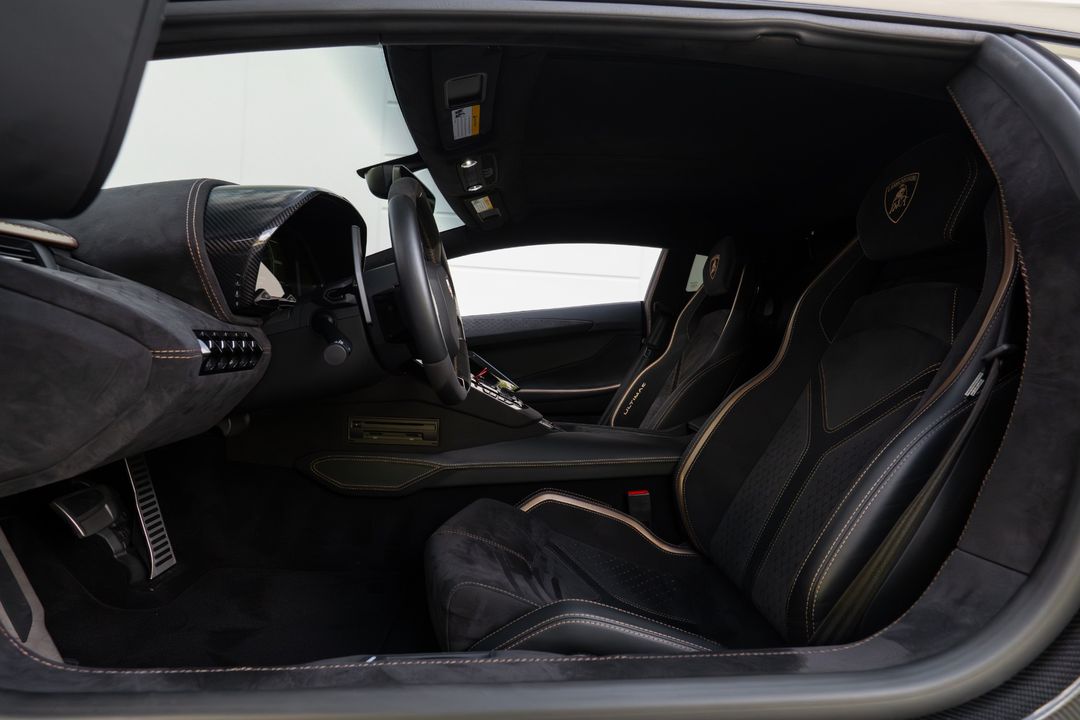 2022 Lamborghini Aventador
