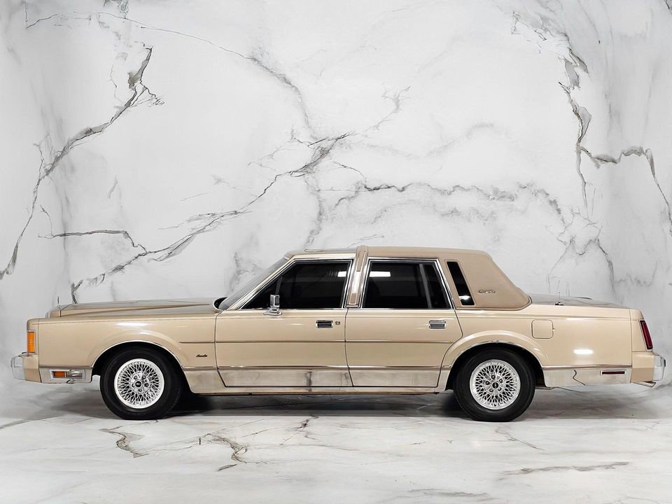 1989 Lincoln Town Car