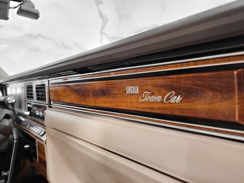 1989 Lincoln Town Car