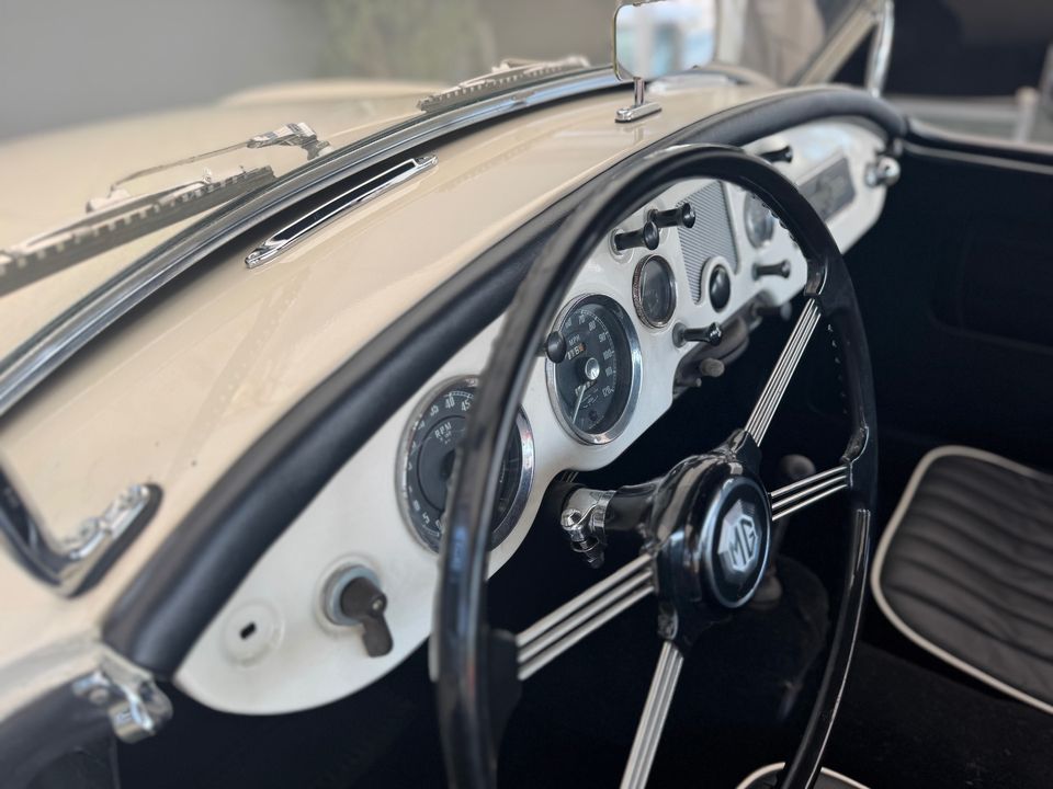 1957 MG MGA