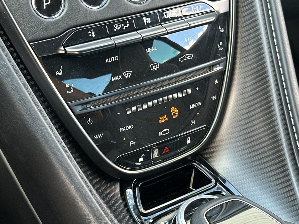 2019 Aston Martin DBS