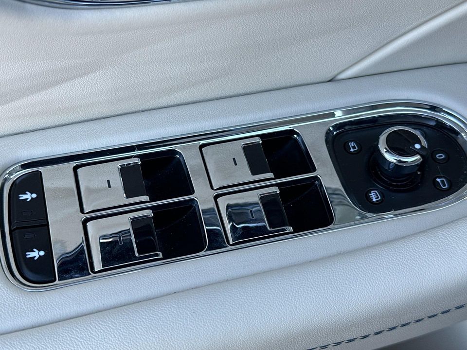 2024 Bentley Flying Spur