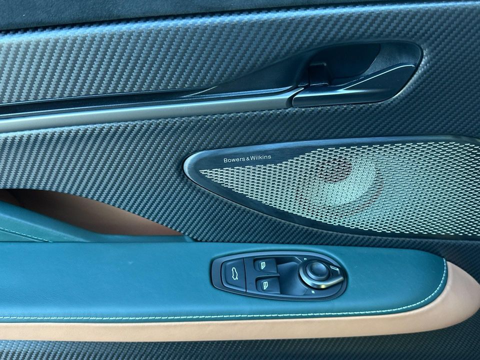 2025 Aston Martin Vanquish