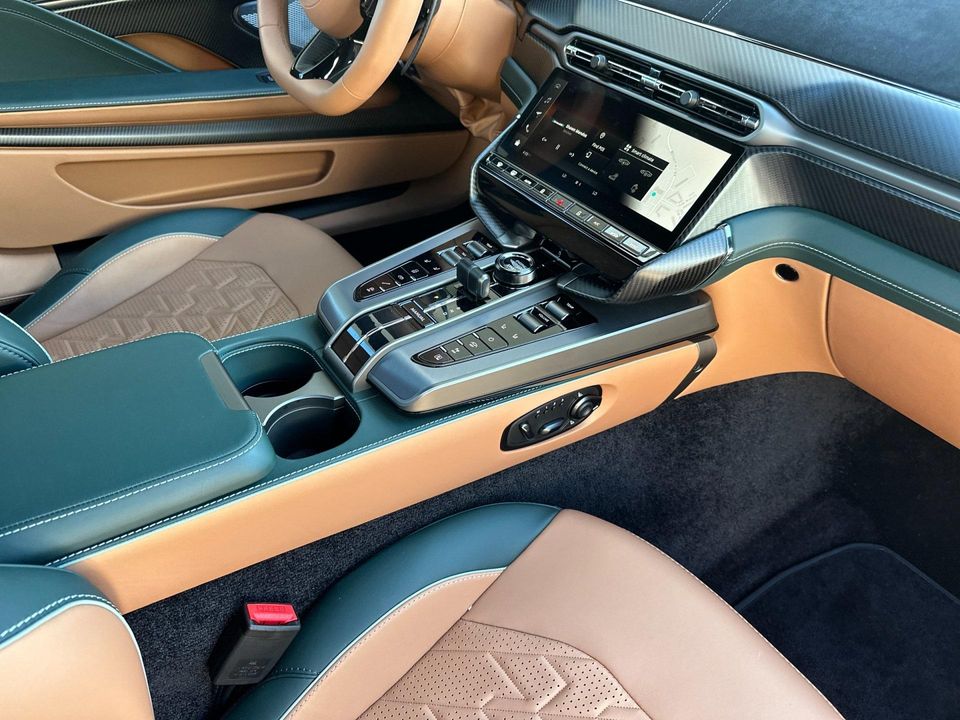 2025 Aston Martin Vanquish