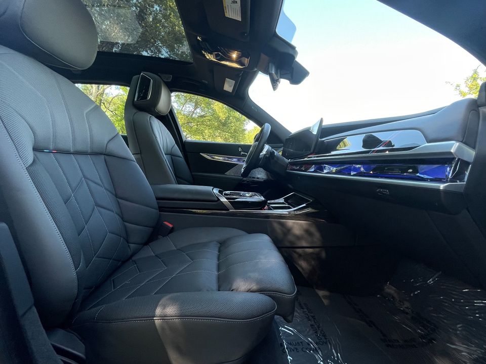 2024 BMW 760i