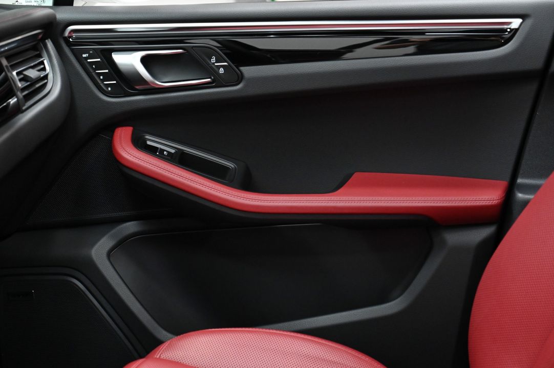 2023 Porsche Macan