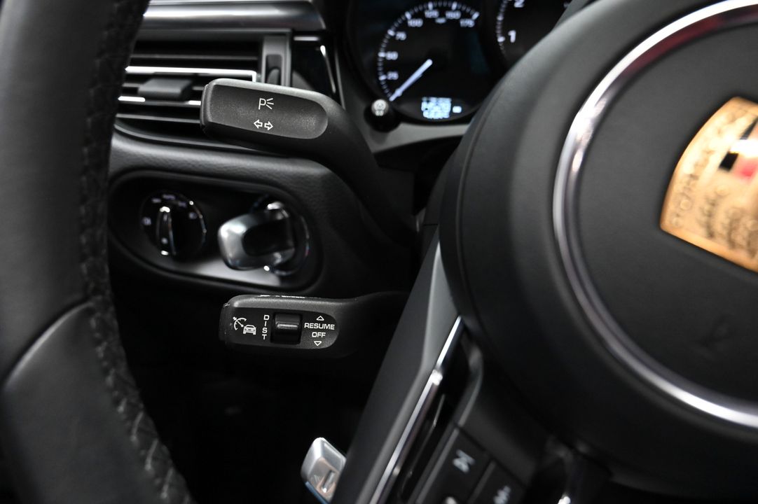 2023 Porsche Macan