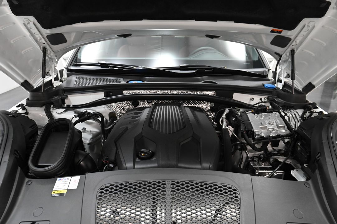2023 Porsche Macan