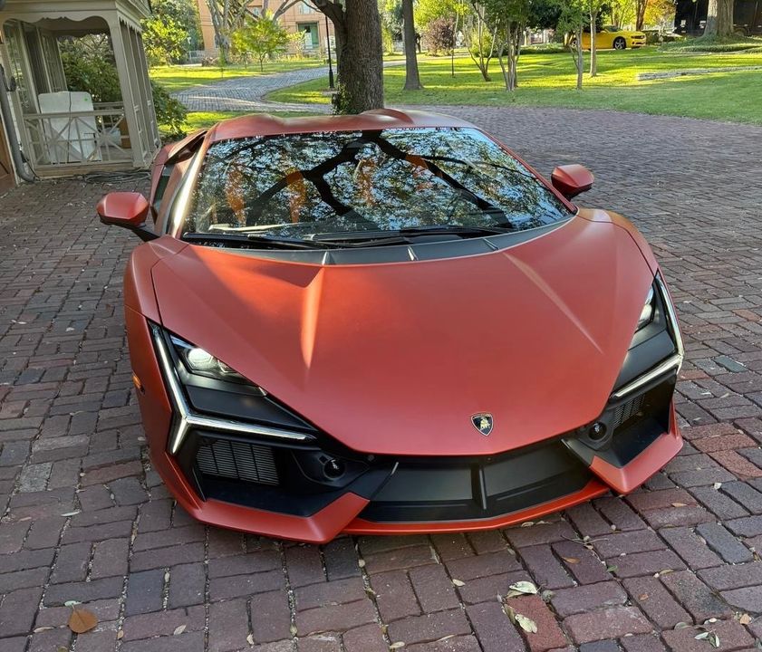2024 Lamborghini Revuelto